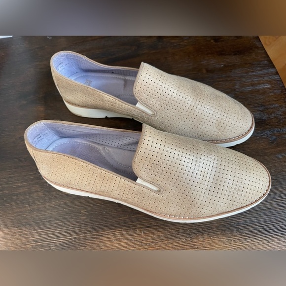 Johnston and Murphy perforated loafers - Picture 8 of 10